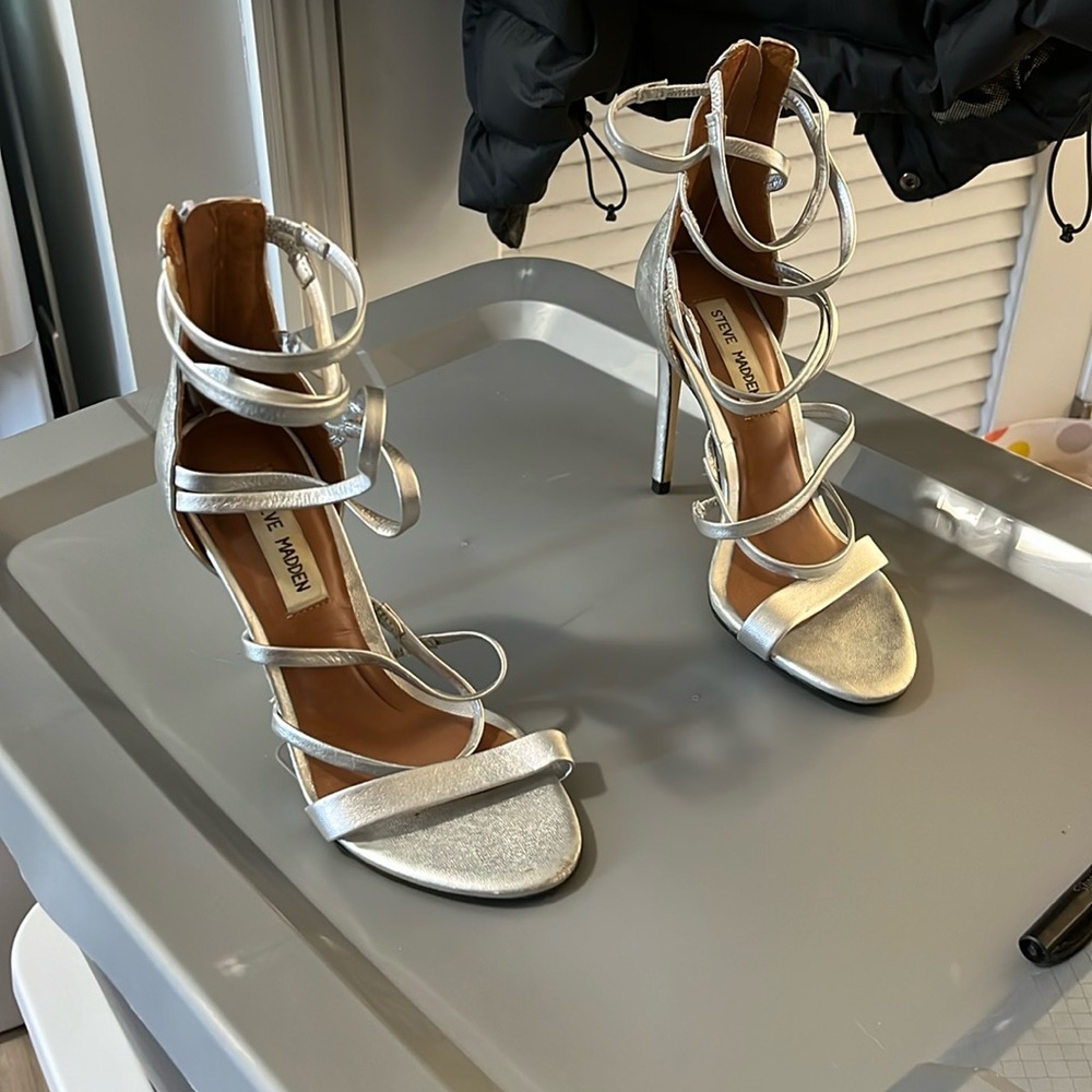 Steve Madden Tierney Silver Leather Strappy
Stiletto Heel Sandals Women's US 5.5